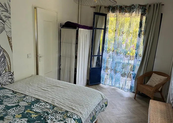 Chez Iris Apartment *